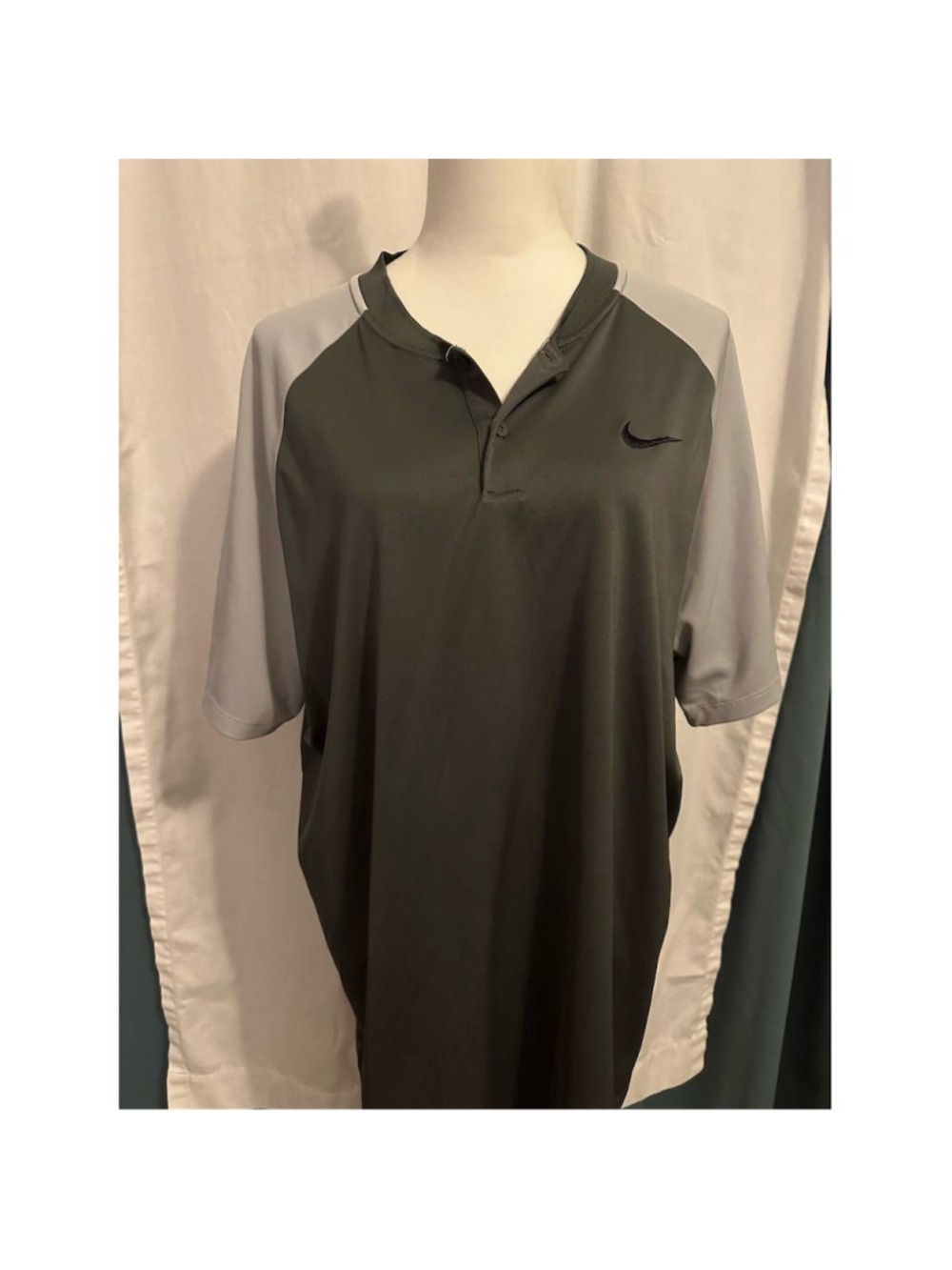 Nike Men's Dri-Fit Gray Henley Short Sleeve Athletic T-Shirt Size L